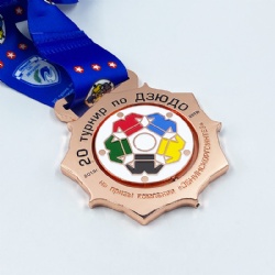 Spinning medal